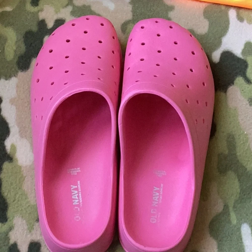Old Navy Pink Clogs - Picture 1 of 2